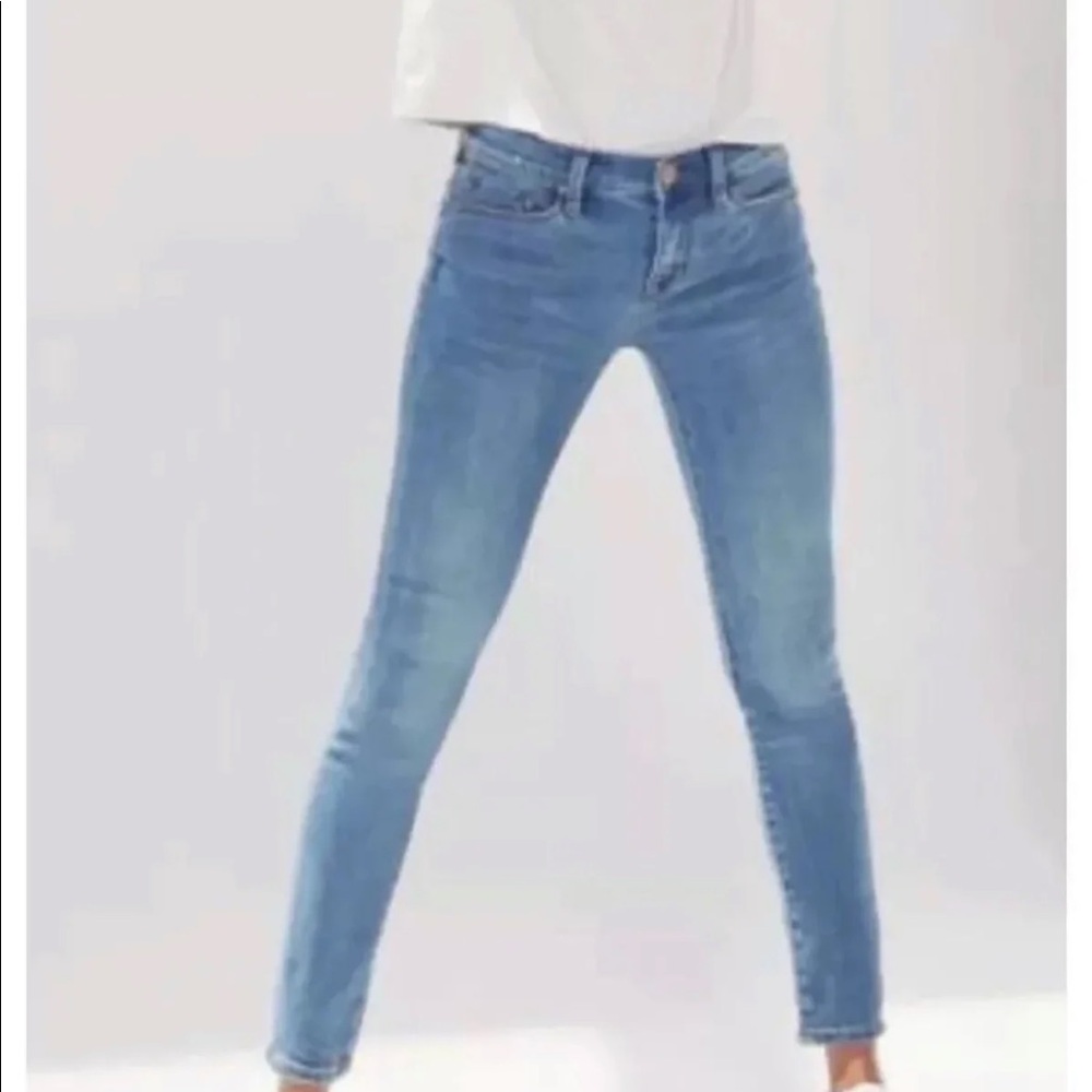 URBAN OUTFITTERS BDG Twig Medium Blue Soft Stretch Denim Jeans 26 Mid Rise $70